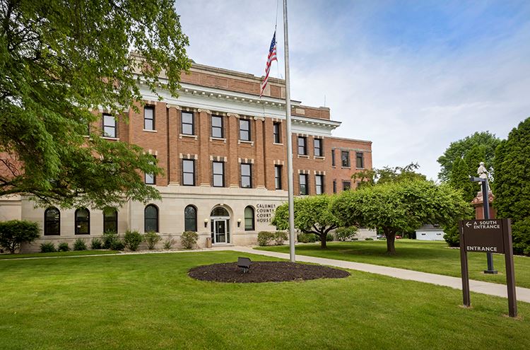 Photo of Calumet County Courthouse
